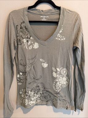 Eddie Bauer Sage Green V-Neck Floral Embroidered Long Sleeve Top